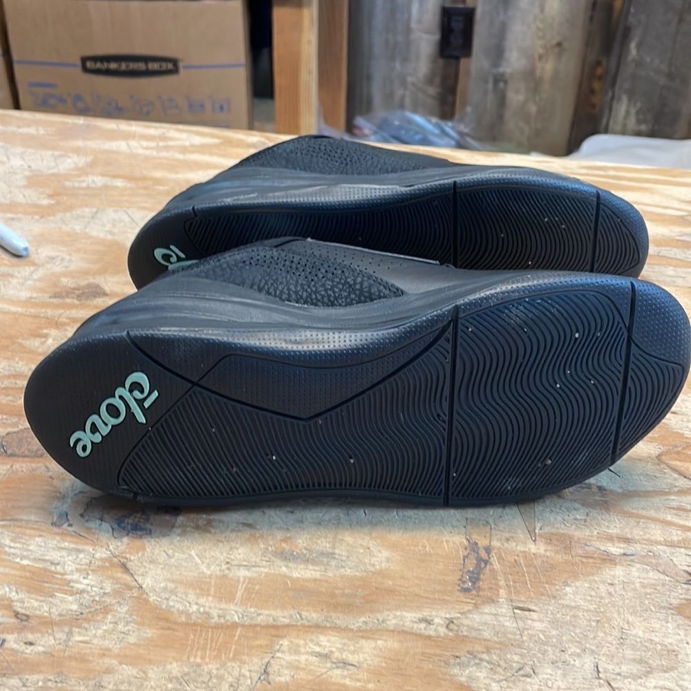 NWT Clove woman’s black tennis shoes - Picture 12 of 15